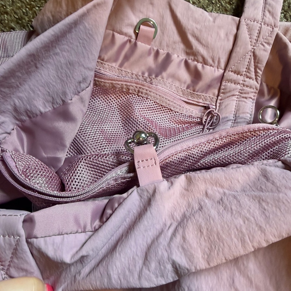 Lululemon on my level pink bag - Picture 2 of 10